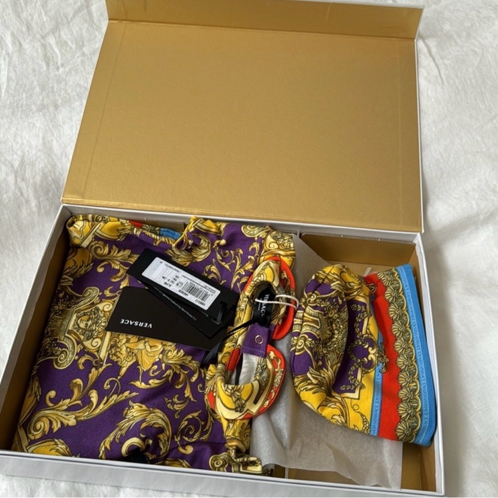 Young Versace Babygrow Baroque Infant Gift Set